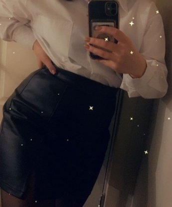 Сексуальная брюнетка с шикарной фигурой готова окунуть тебя в мир страсти и наслаждения. Приезжай ко мне в апартаменты и ты узнаешь, что такое истинное удовольствие! 12908, 21 год